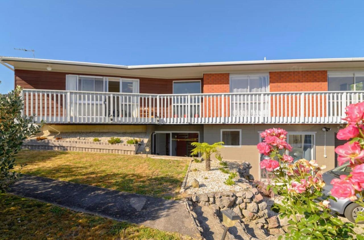 Spacious Utuhina Holiday House Rotorua Eksteriør bilde