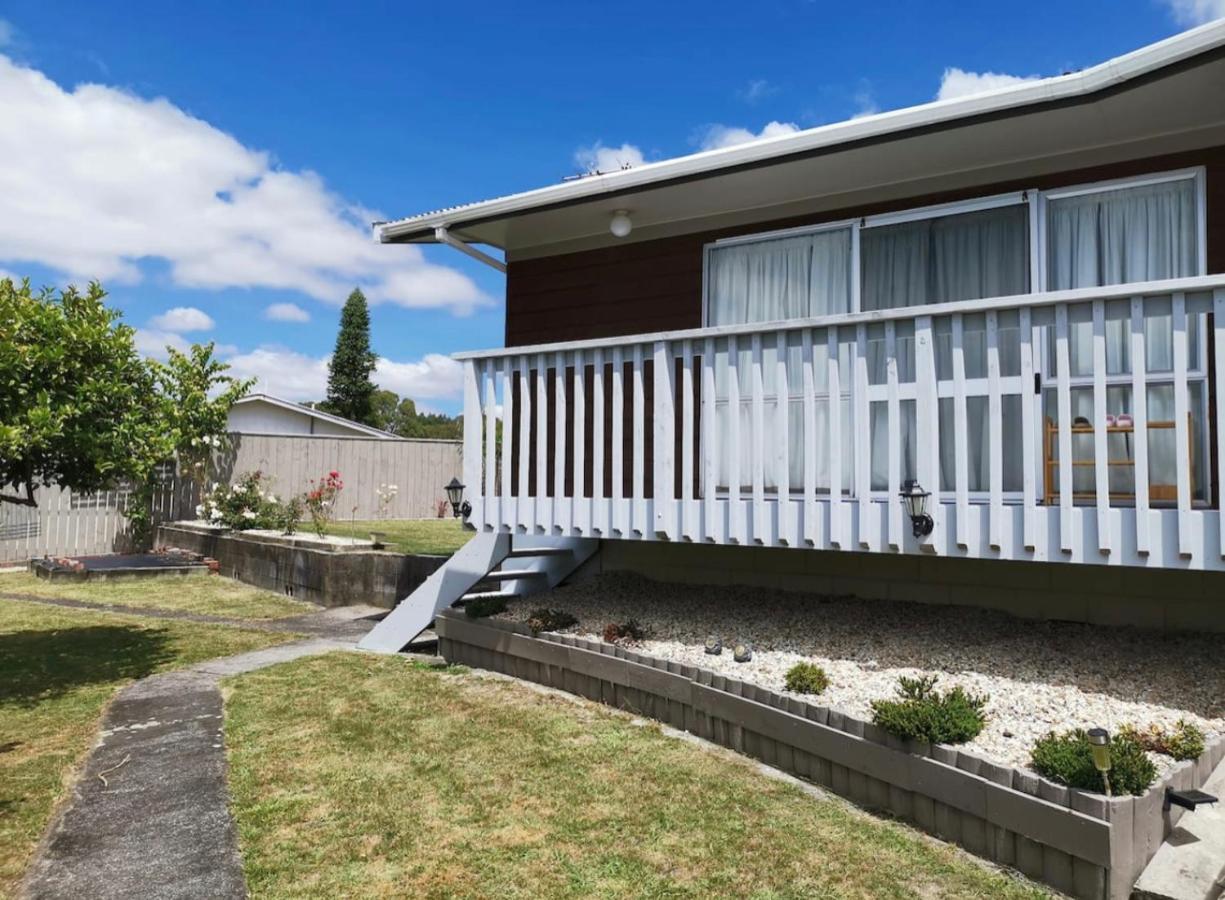 Spacious Utuhina Holiday House Rotorua Eksteriør bilde