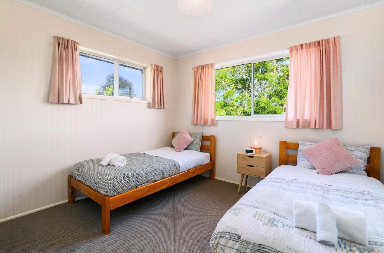 Spacious Utuhina Holiday House Rotorua Eksteriør bilde